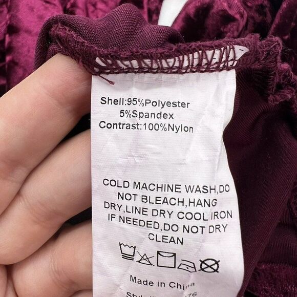 Suzanne Betro Crushed Velvet Embroidered Sleeve Top Size 1X Red - Picture 4 of 4